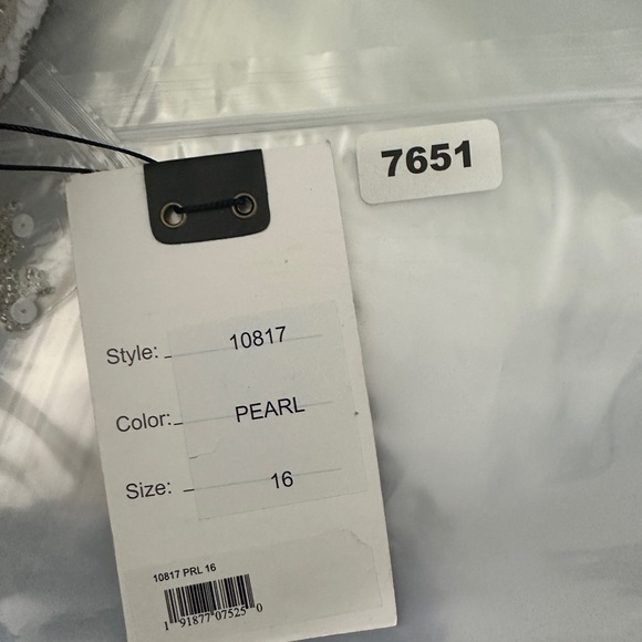 NWT Mac Duggal Sequin Spaghetti Strap Gown Pearl 16 #7651 - Picture 7 of 9